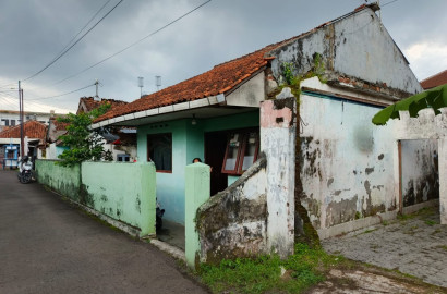 Dijual Tanah Bonus Bangunan 700 m Alun-alun Purwokerto