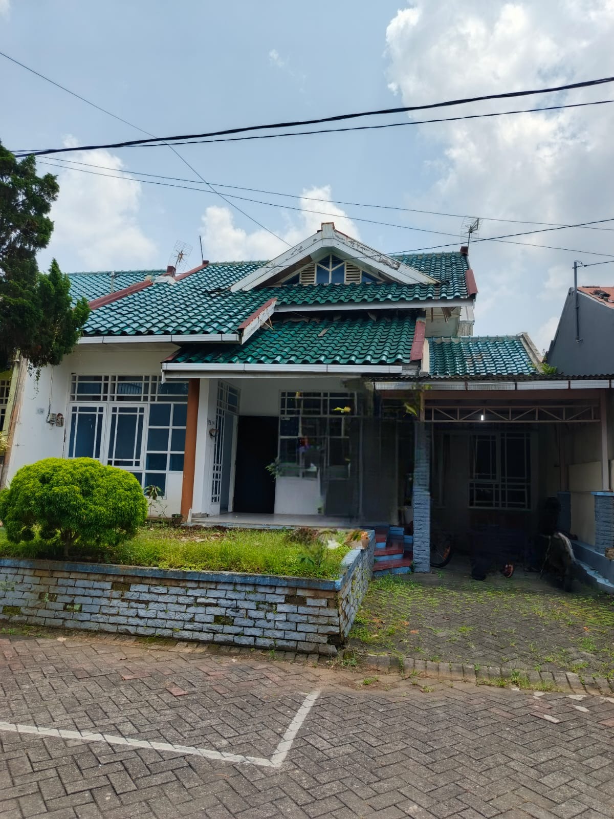 Dijual Rumah Tengah Kota Perum Elit Purwokerto - Permata Hijau
