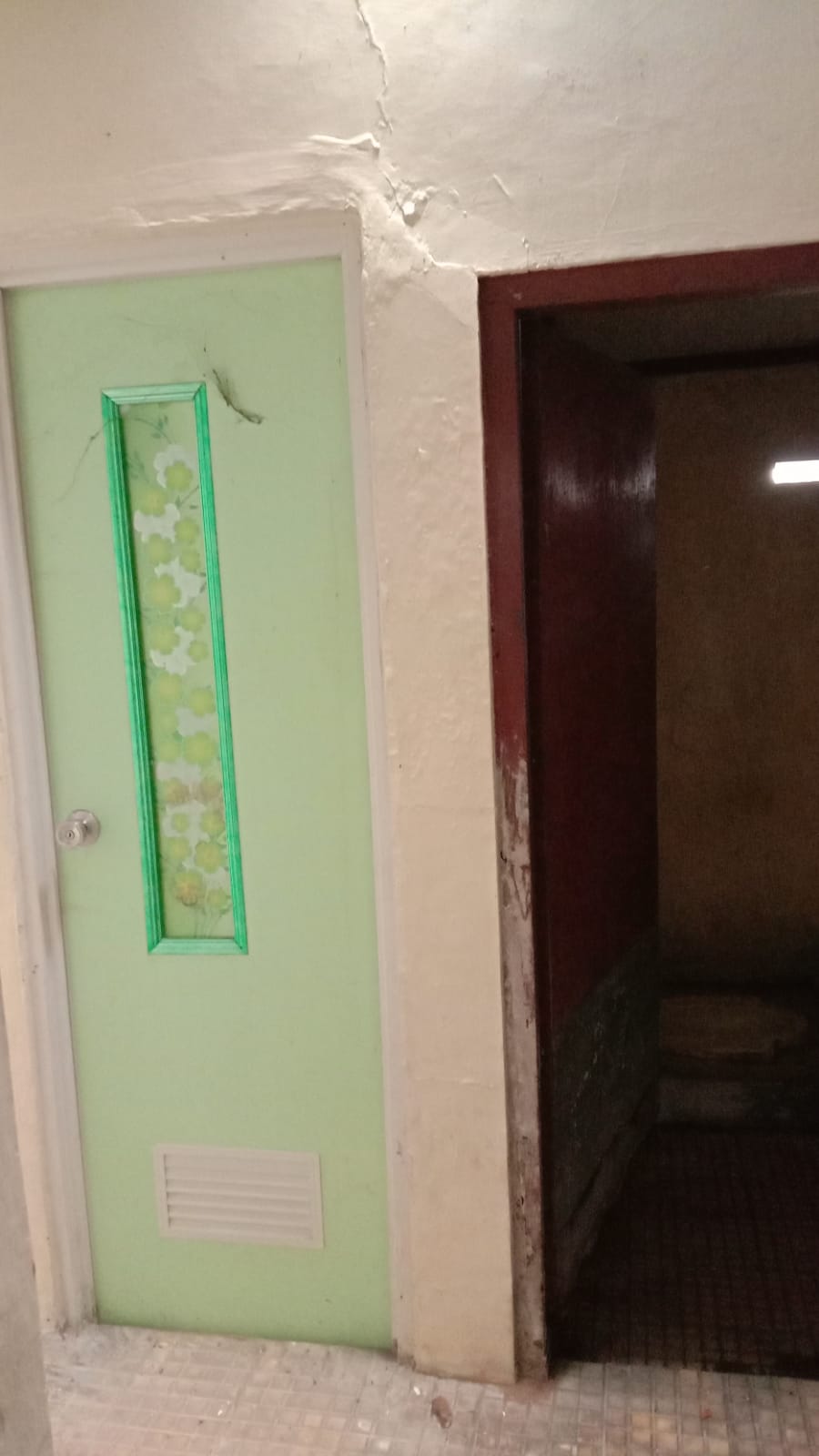 Dijual Rumah Dengan Halaman Luas di Kembaran