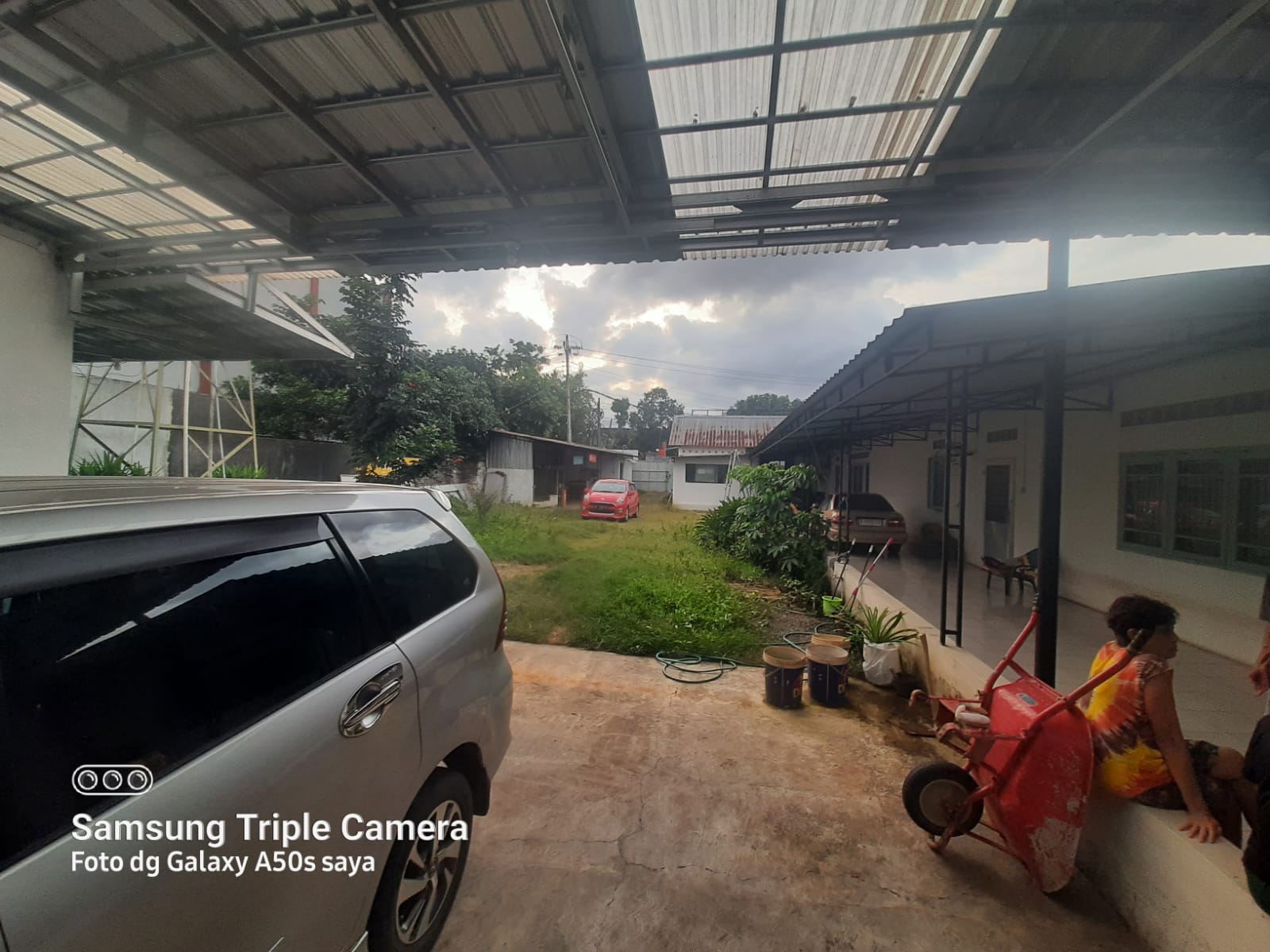 Dijual Tanah Bonus Bangunan dan Toko Pinggir Jalan Utama Banyumas Cocok untuk Gudang