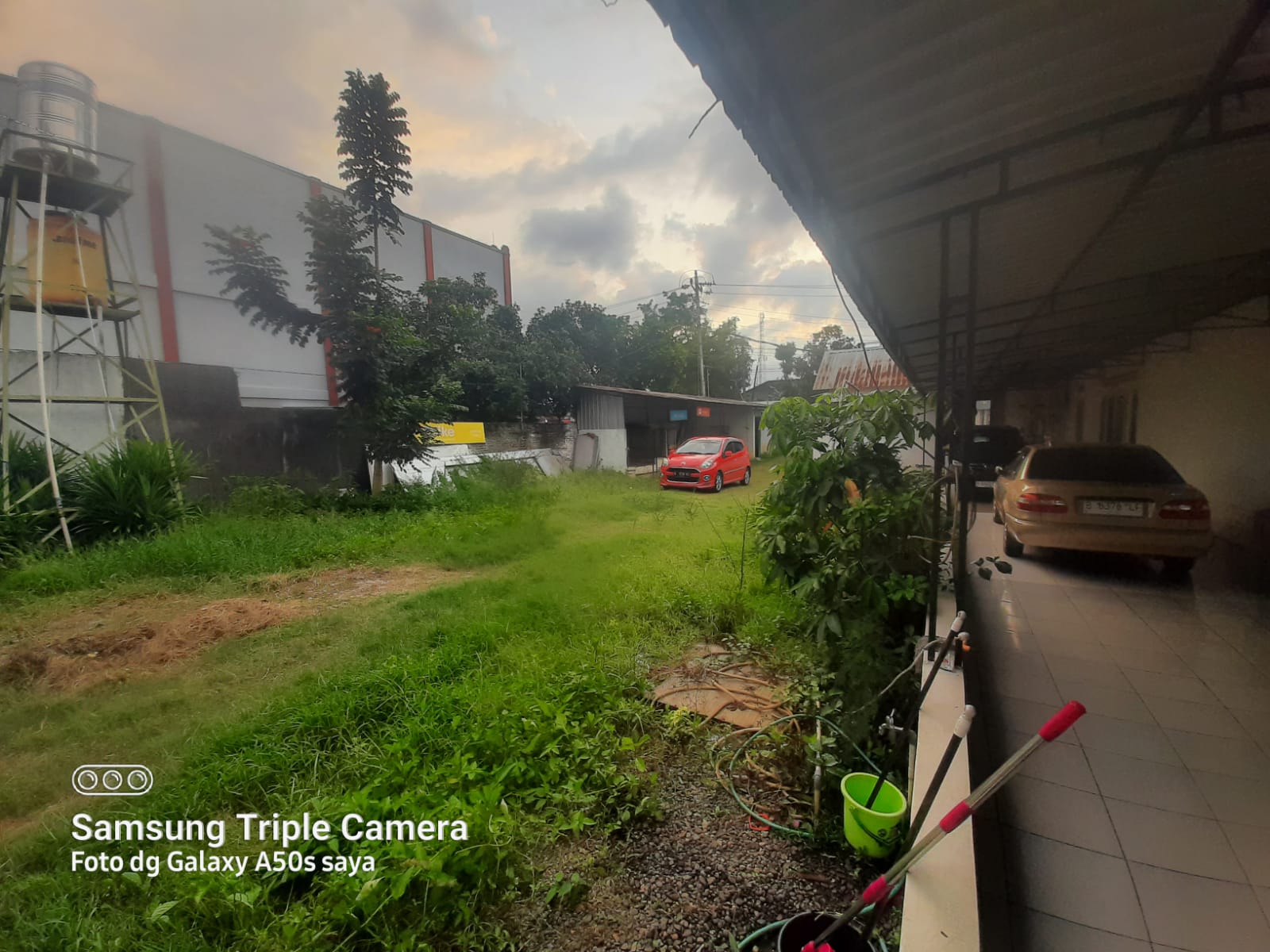 Dijual Tanah Bonus Bangunan dan Toko Pinggir Jalan Utama Banyumas Cocok untuk Gudang