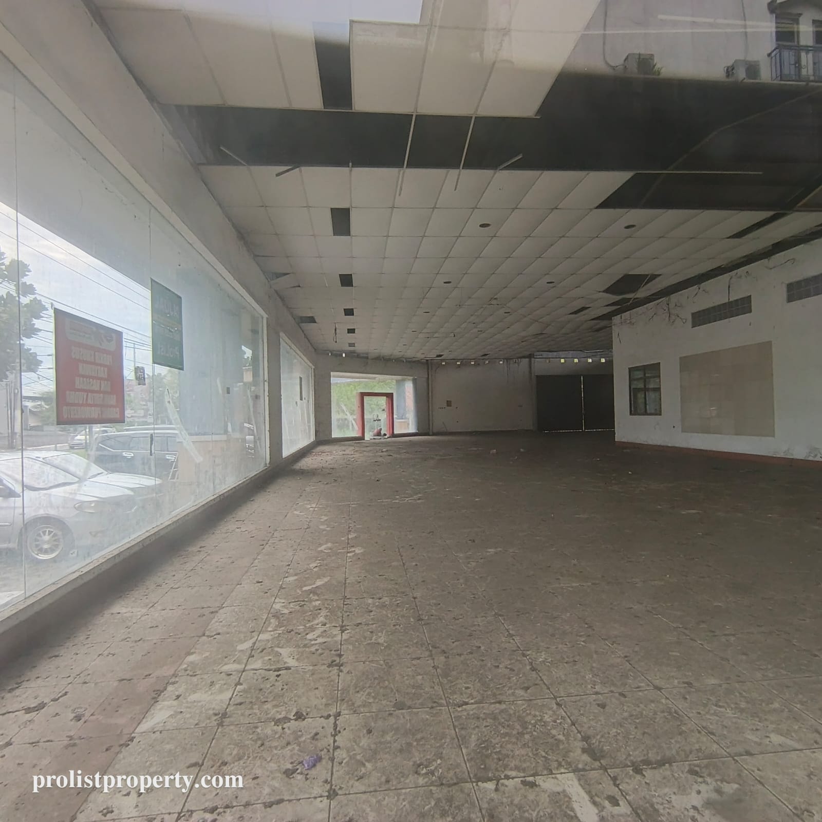 Dijual Gedung Showroom Lokasi Jl Jend Sudirman Purwokerto.