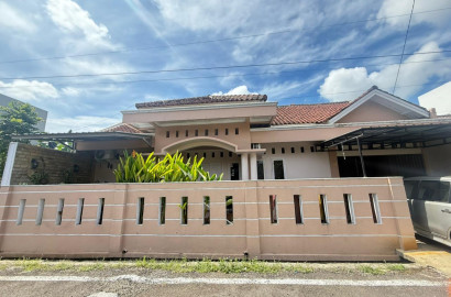 Dijual Rumah 4 Kamar, 550 Meter SMP/SMA Nasional 3 Bahasa Putera Harapan