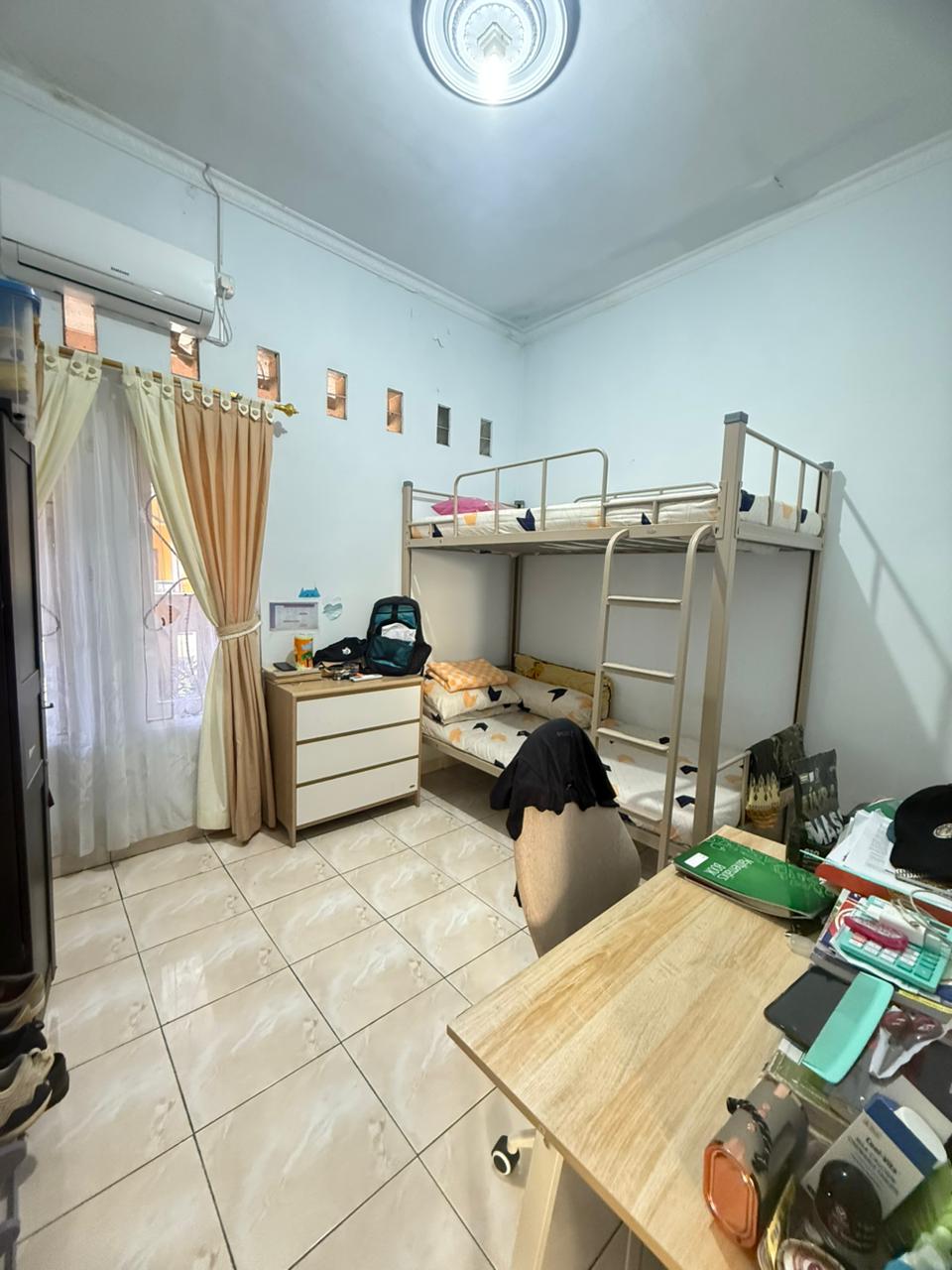 Dijual Rumah 4 Kamar, 550 Meter SMP/SMA Nasional 3 Bahasa Putera Harapan