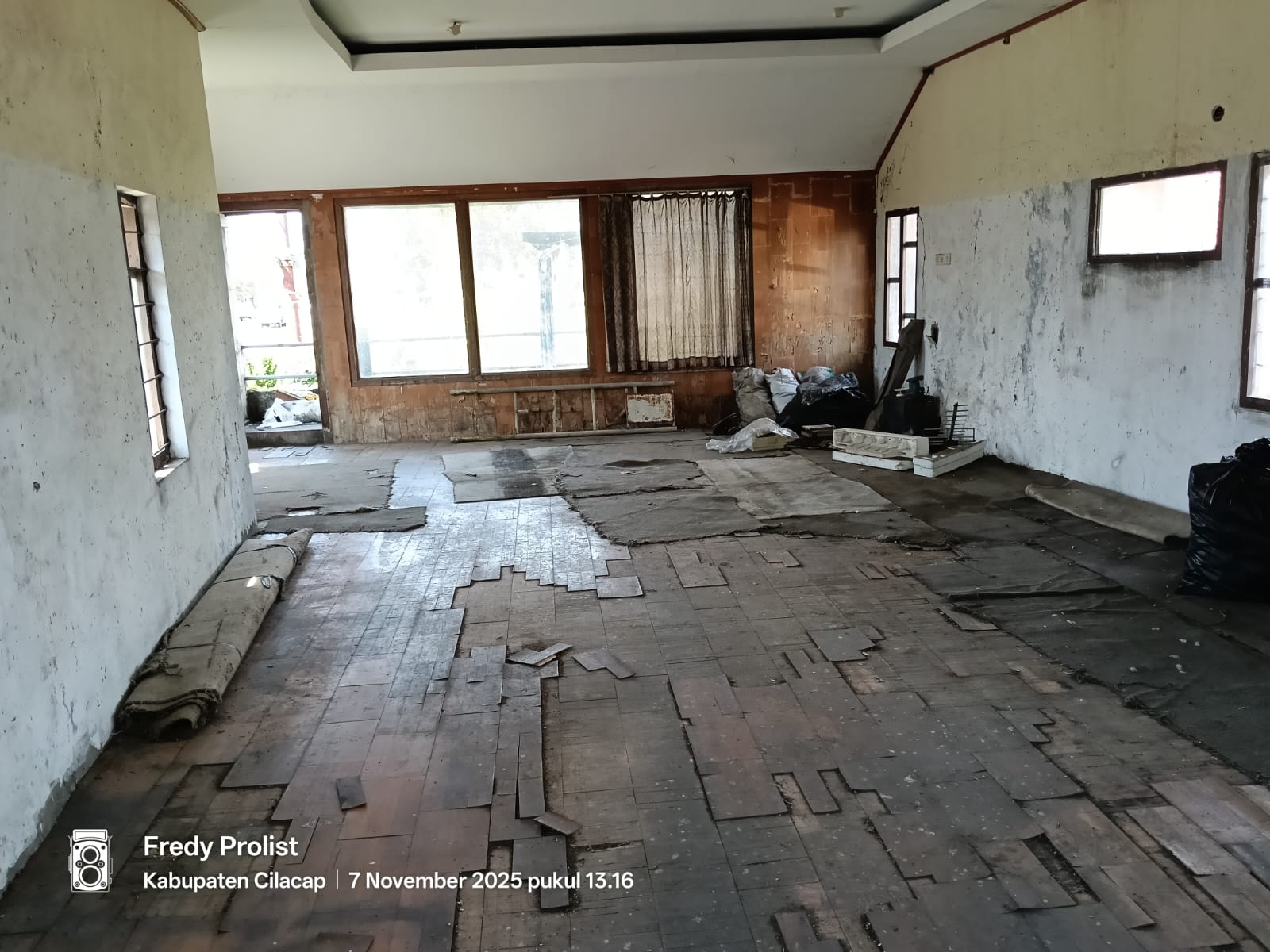 Dijual Bawah Harga Pasar Tanah Bonus toko Lebar Cantik - Kesugihan Cilacap