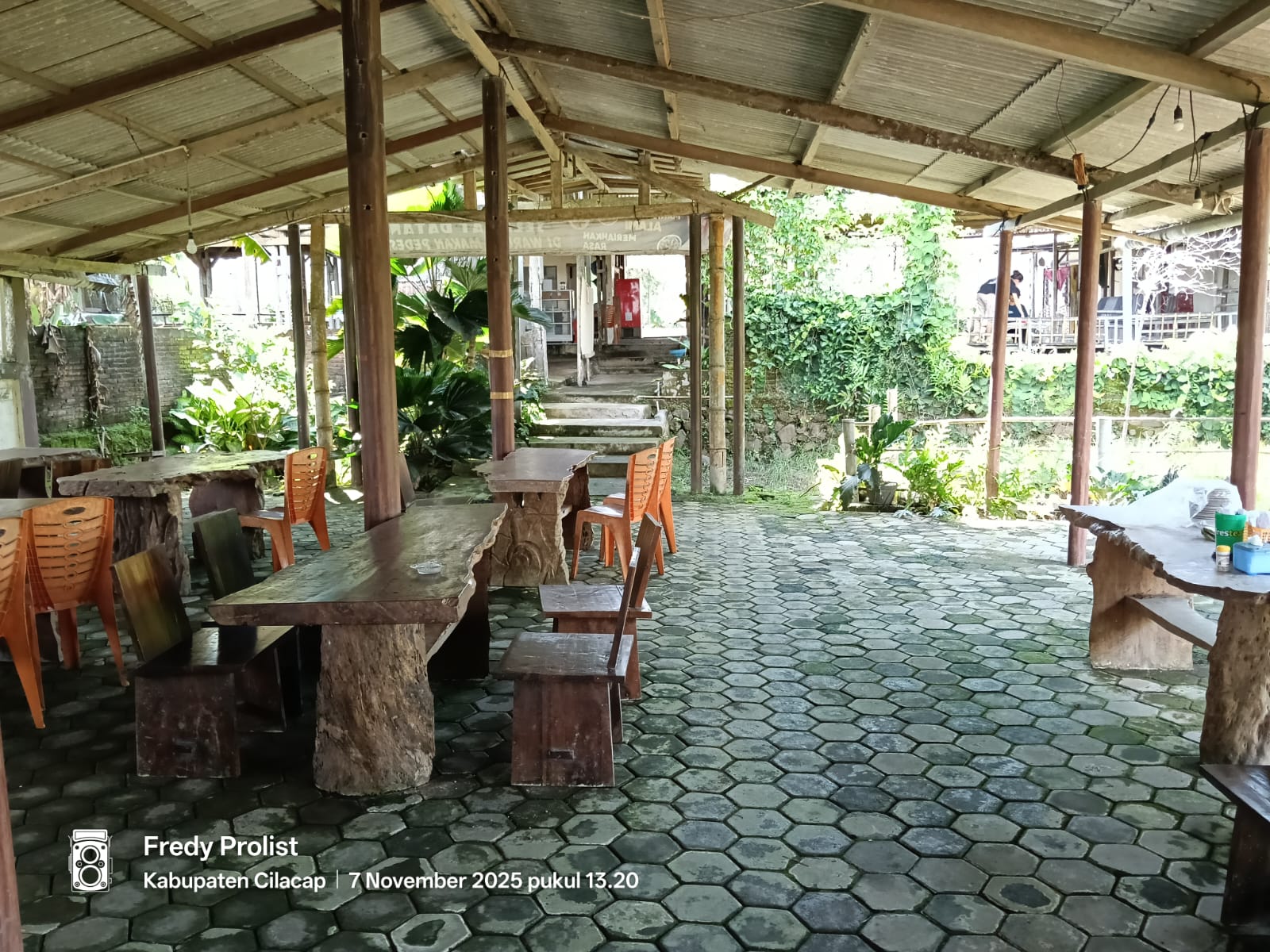 Dijual Bawah Harga Pasar Tanah Bonus toko Lebar Cantik - Kesugihan Cilacap