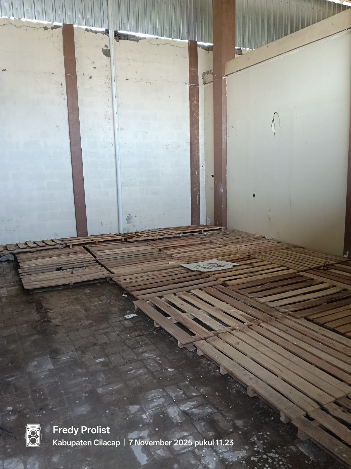 Dijual Tanah Luas Ada Gudang Cocok Untuk Area Pergudangan Di Cilacap Utara