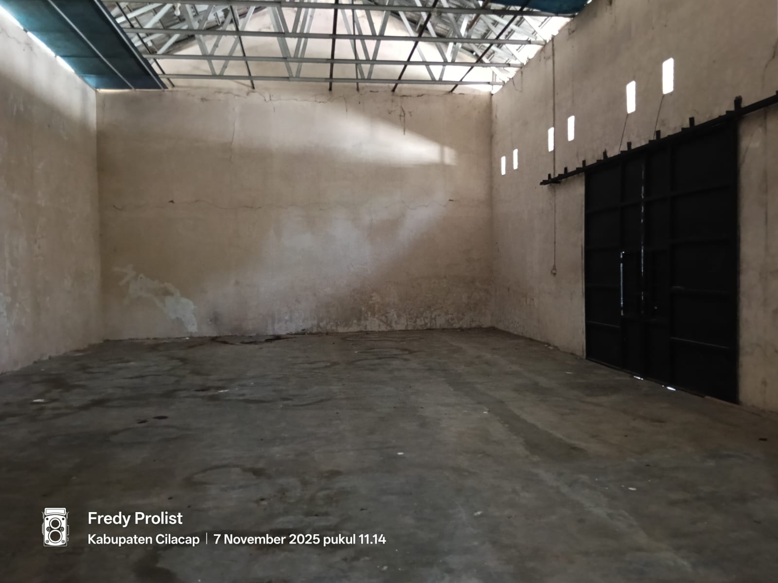 Dijual Tanah Luas Ada Gudang Cocok Untuk Area Pergudangan Di Cilacap Utara