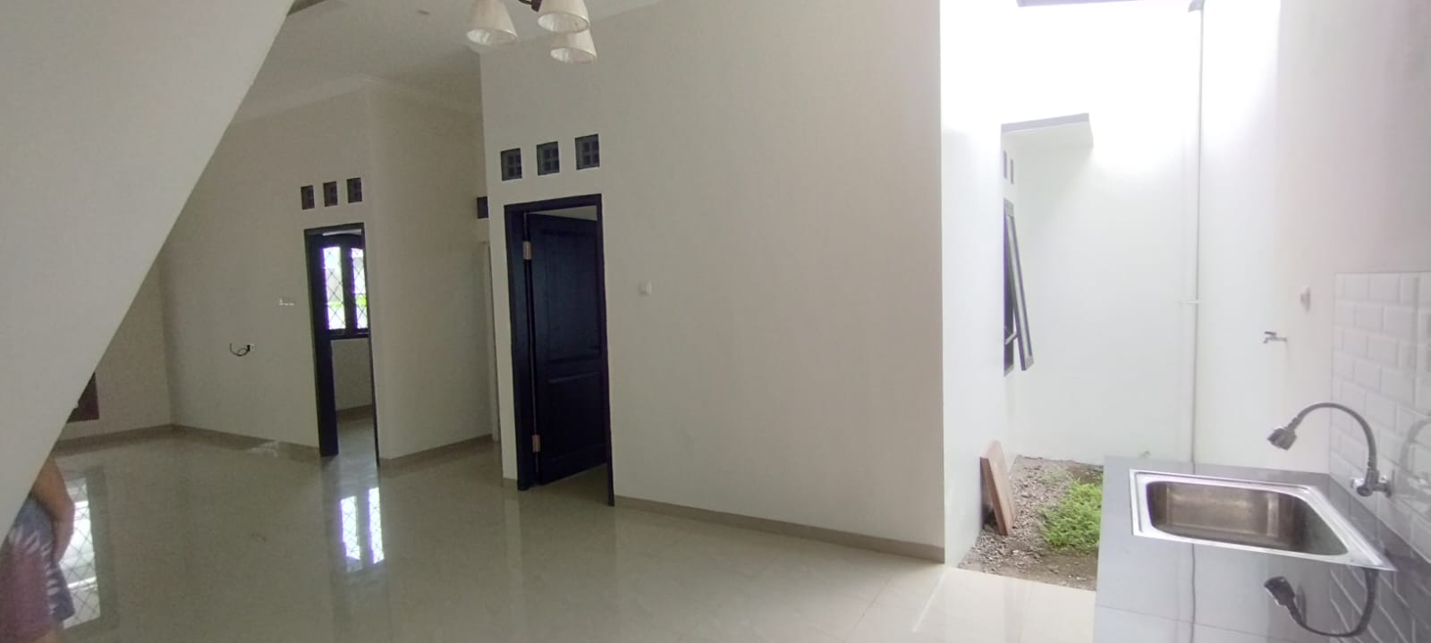 DIJUAL RUMAH MINIMALIS 1,5 LANTAI , DEKAT SEKOLAH NASIONAL 3 BAHASA PUTERA HARAPAN