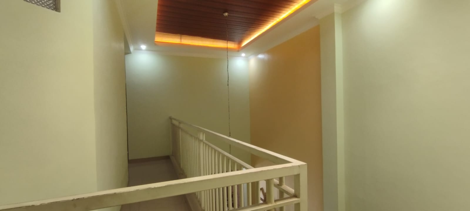 DISEWAKAN RUMAH MINIMALIS 2 LANTAI, DEKAT SEKOLAH NASIONAL 3 BAHASA PUTERA HARAPAN