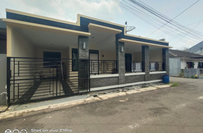 Rumah Siap Huni Lingkungan Nyaman Hanya 9 Menit Ke Alun-Alun - Purwosari