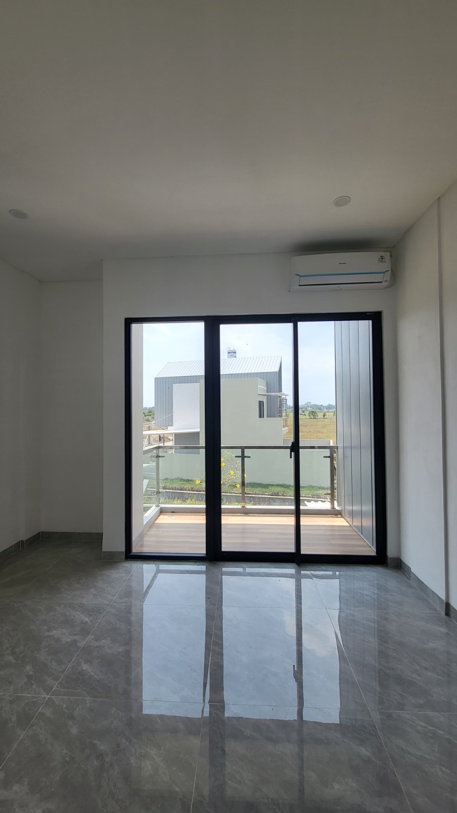 Rumah Minimalis Di Pusat Kota Dekat Menara Teratai - Kalibener