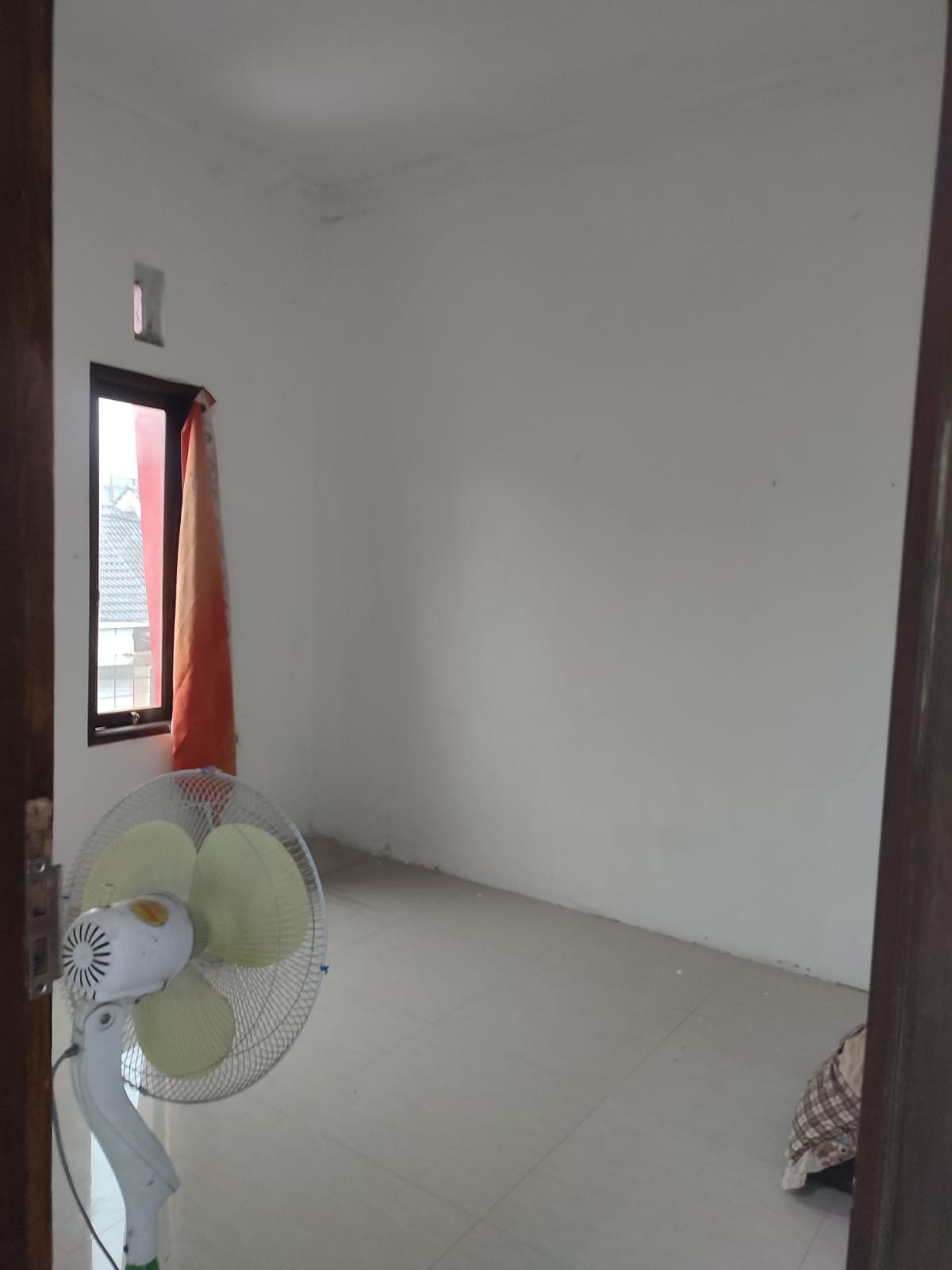 Dijual Rumah 2 Lantai Luas dan Terawat