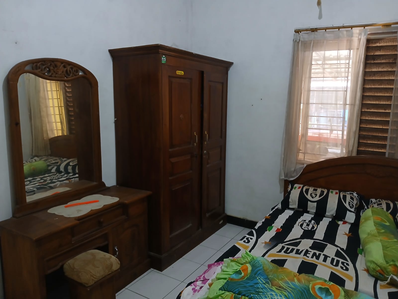 Di Sewakan Rumah 2 Lantai Luas dan Terawat Furnish