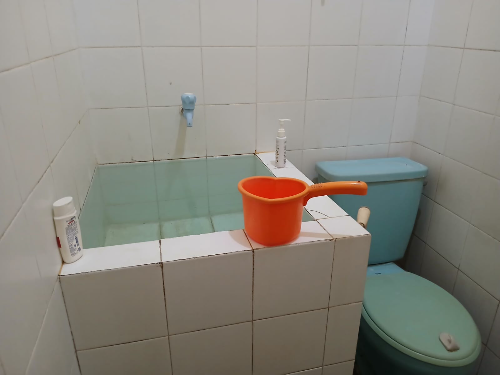 Di Sewakan Rumah 2 Lantai Luas dan Terawat Furnish