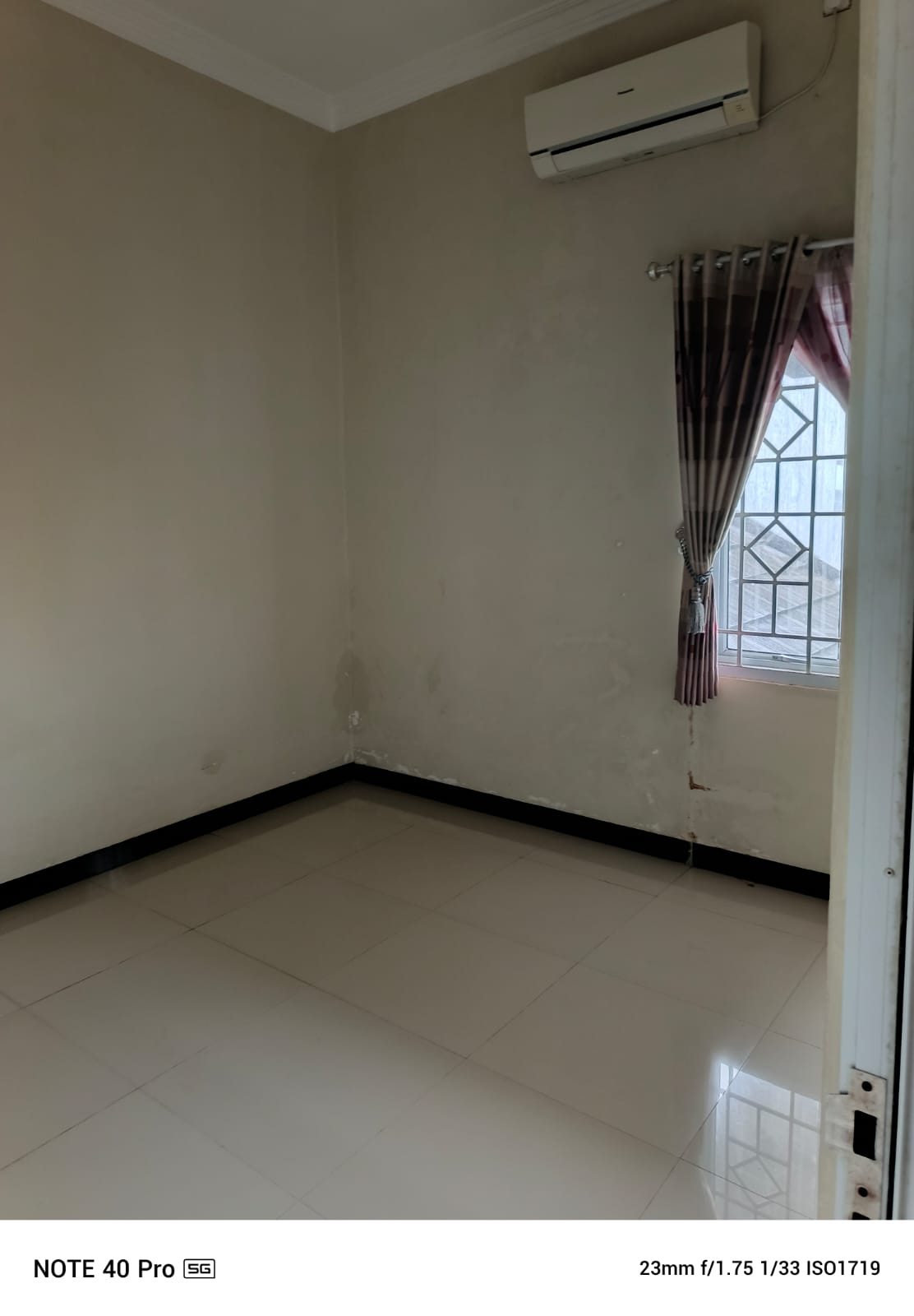 Disewakan Rumah 2 Lantai Semi Furnished Dalam Perum Purwokerto