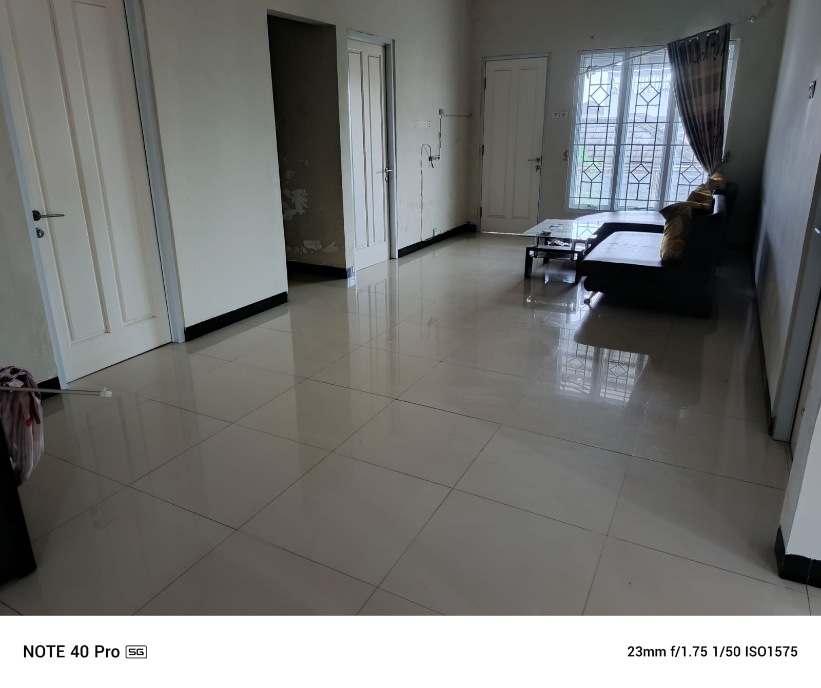 Disewakan Rumah 2 Lantai Semi Furnished Dalam Perum Purwokerto