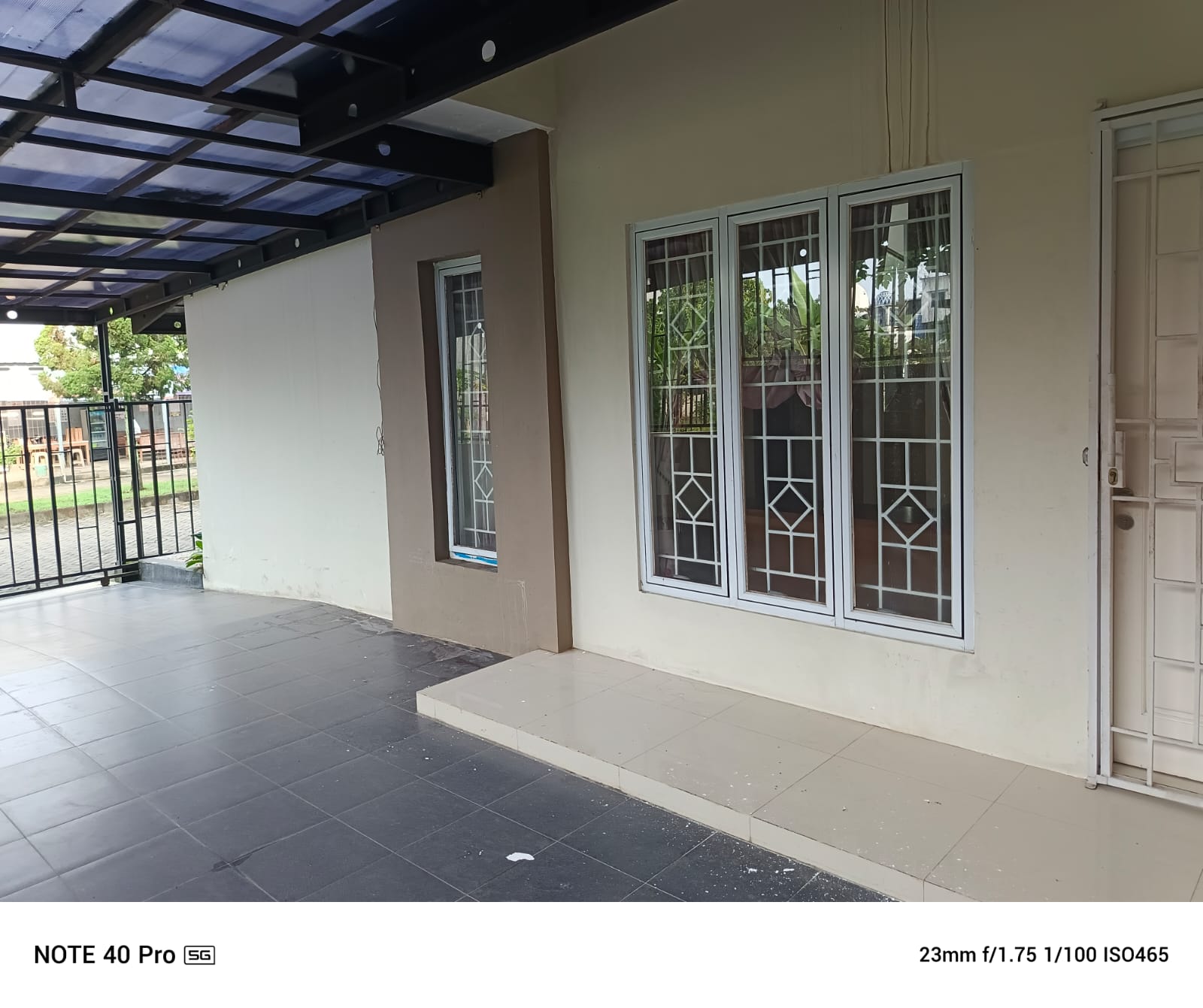 Disewakan Rumah 2 Lantai Semi Furnished Dalam Perum Purwokerto