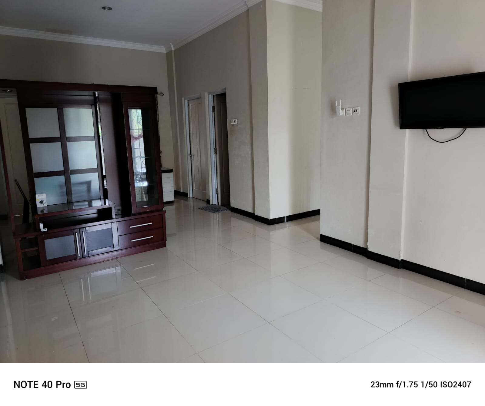 Disewakan Rumah 2 Lantai Semi Furnished Dalam Perum Purwokerto