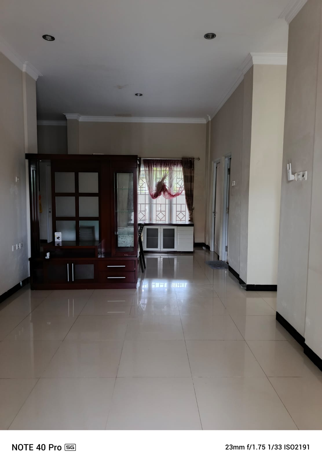 Disewakan Rumah 2 Lantai Semi Furnished Dalam Perum Purwokerto