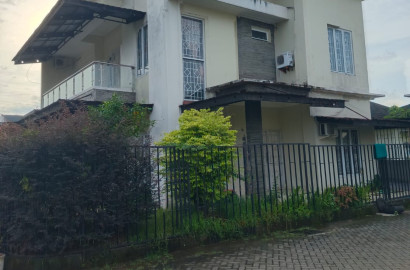 Disewakan Rumah 2 Lantai Semi Furnished Dalam Perum Purwokerto