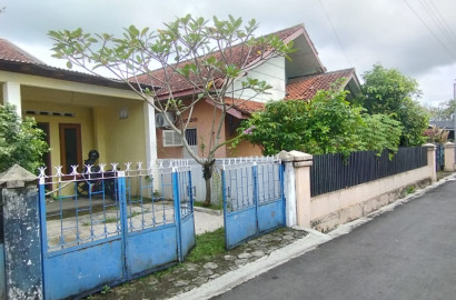 DIJUAL RUMAH NON PERUM, SANGAT NYAMAN TENGAH KOTA