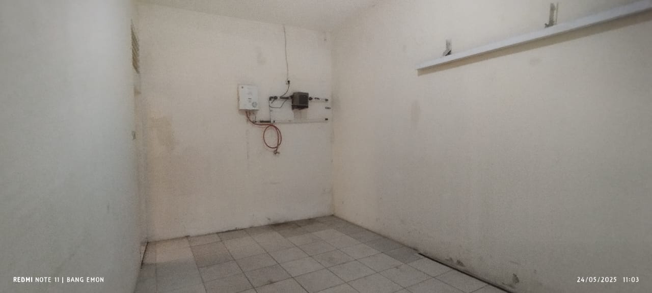 DISEWAKAN RUMAH 5 KAMAR SEJENGKAL ASTON HOTEL PURWOKERTO