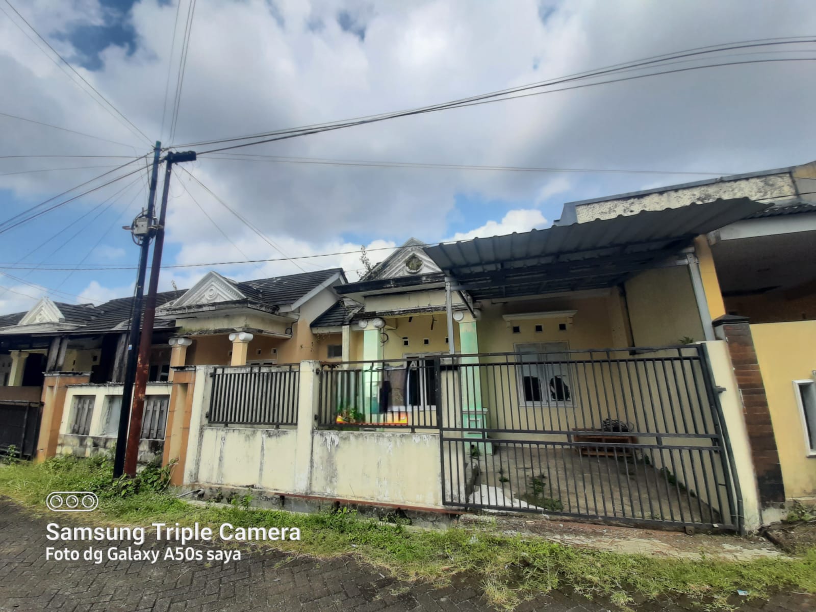 Dijual Rumah Nyaman Dekat  UMP