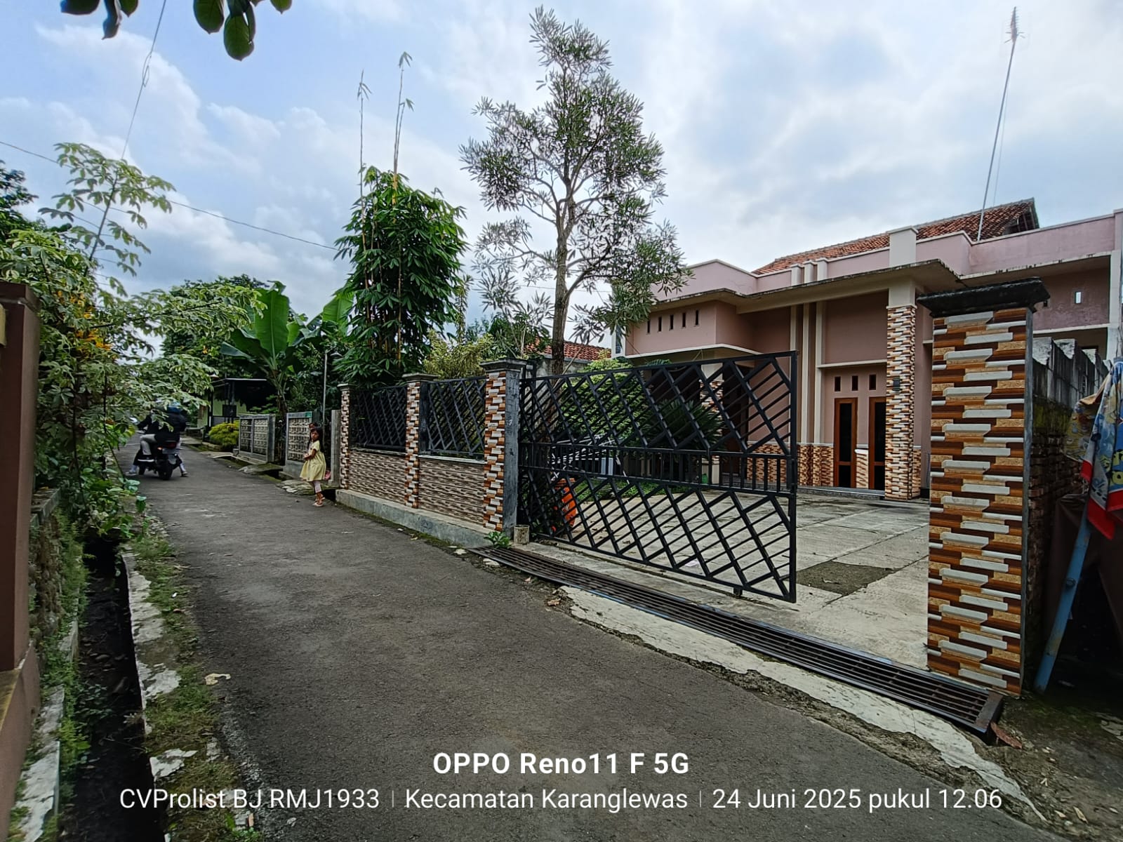 Di Jual Rumah Bagus Dan Luas 7 menit ke Stasiun Purwokerto