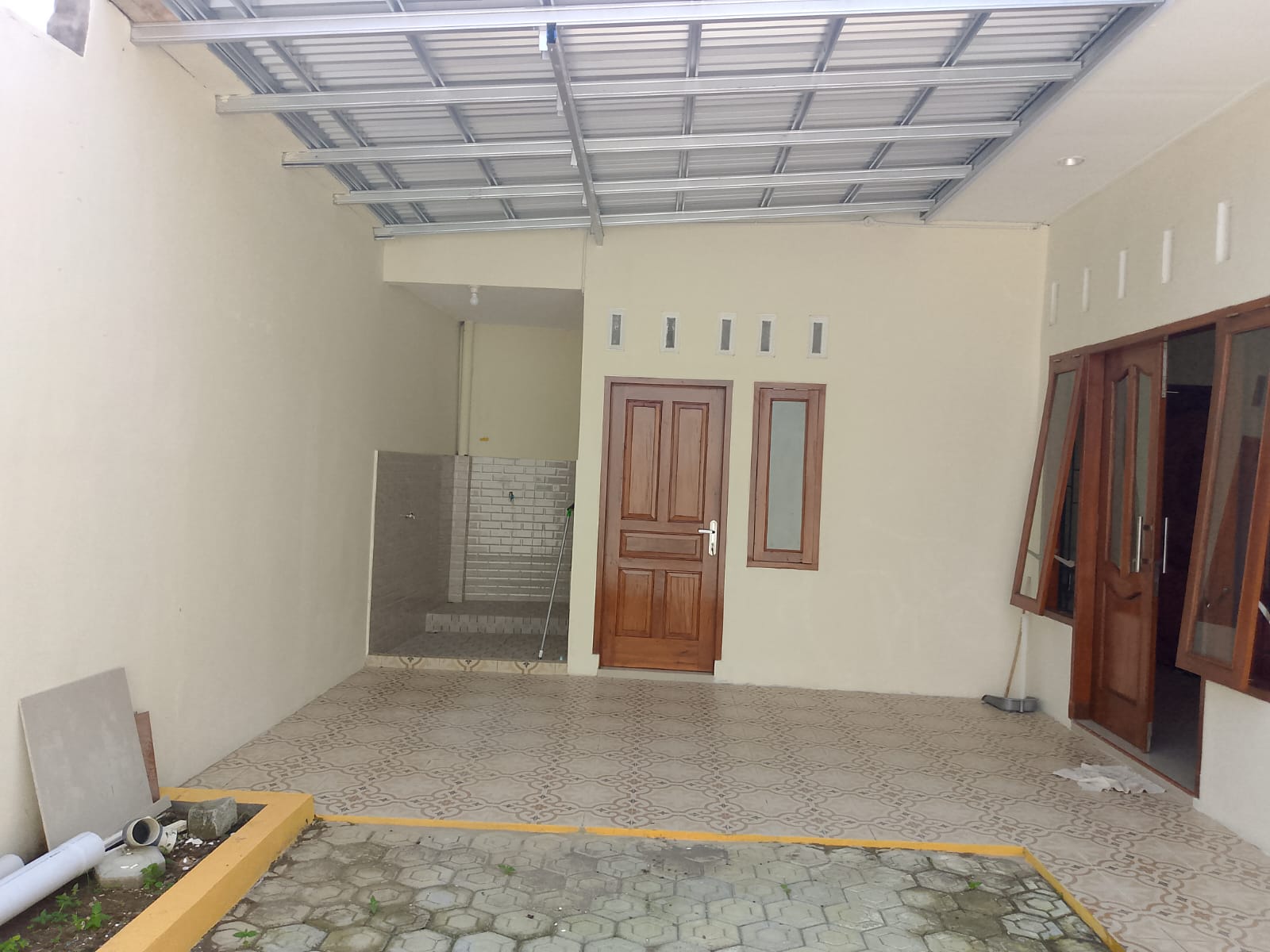 DISEWAKAN RUMAH 3 KAMAR SEJUK DEKAT PERSAWAHAN, BERKOH PURWOKERTO