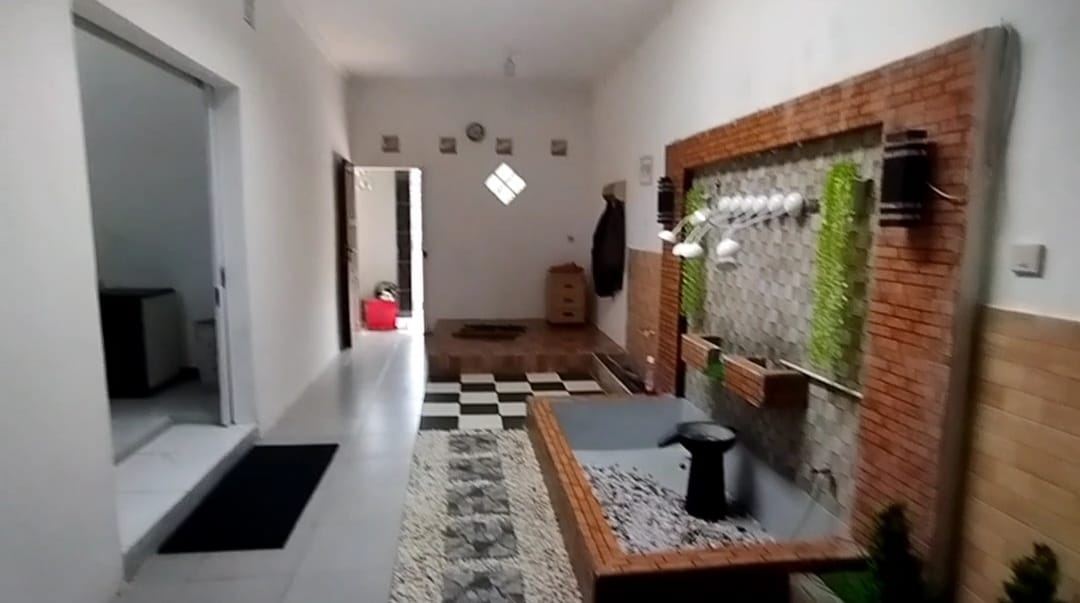 Disewakan Rumah Furnished & SwinPool, 3 Menit Kampus B Harapan Bangsa