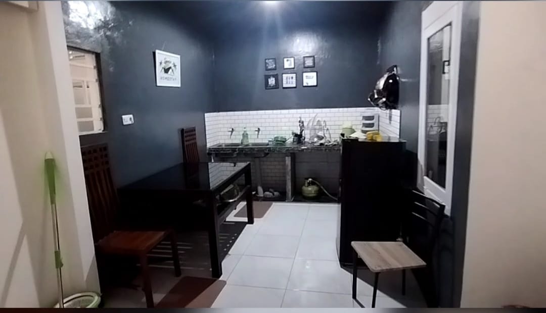 Disewakan Rumah Furnished & SwinPool, 3 Menit Kampus B Harapan Bangsa