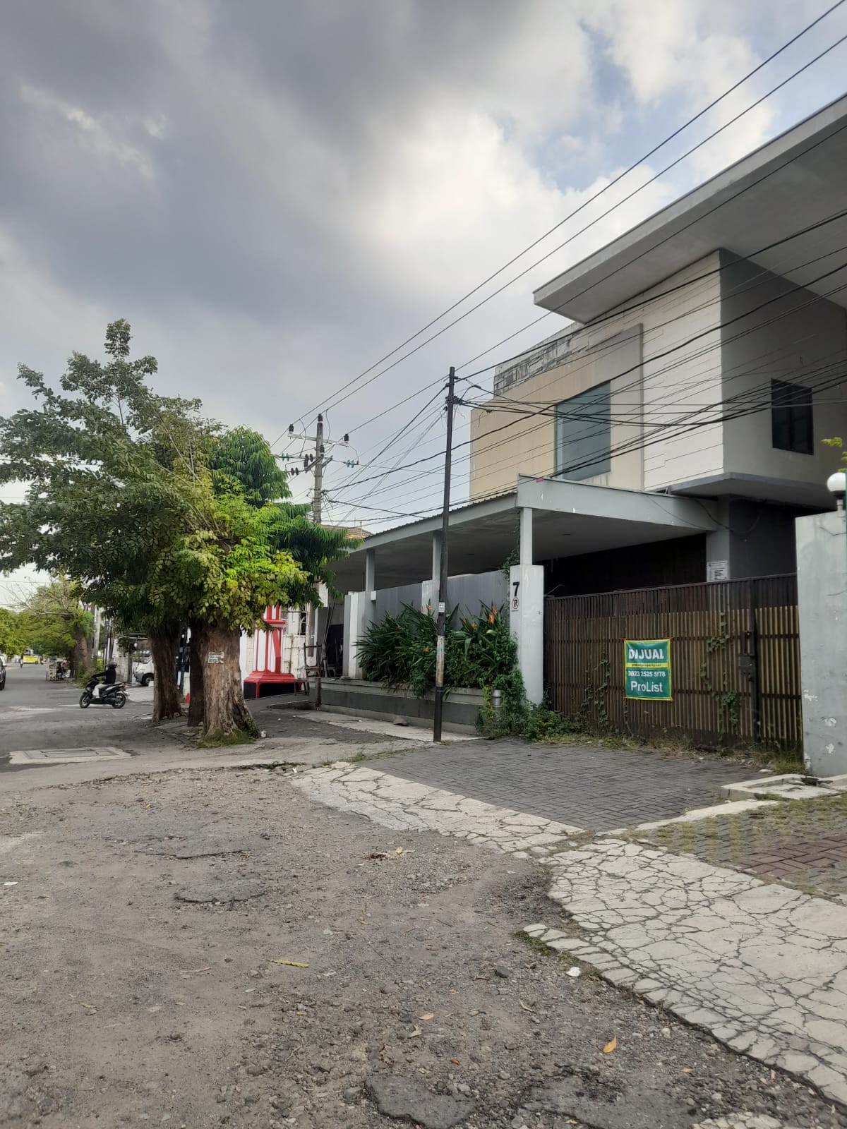 Dijual Rumah & Kantor 2 Lantai Strategis – Pusponjolo Barat Raya Semarang Barat