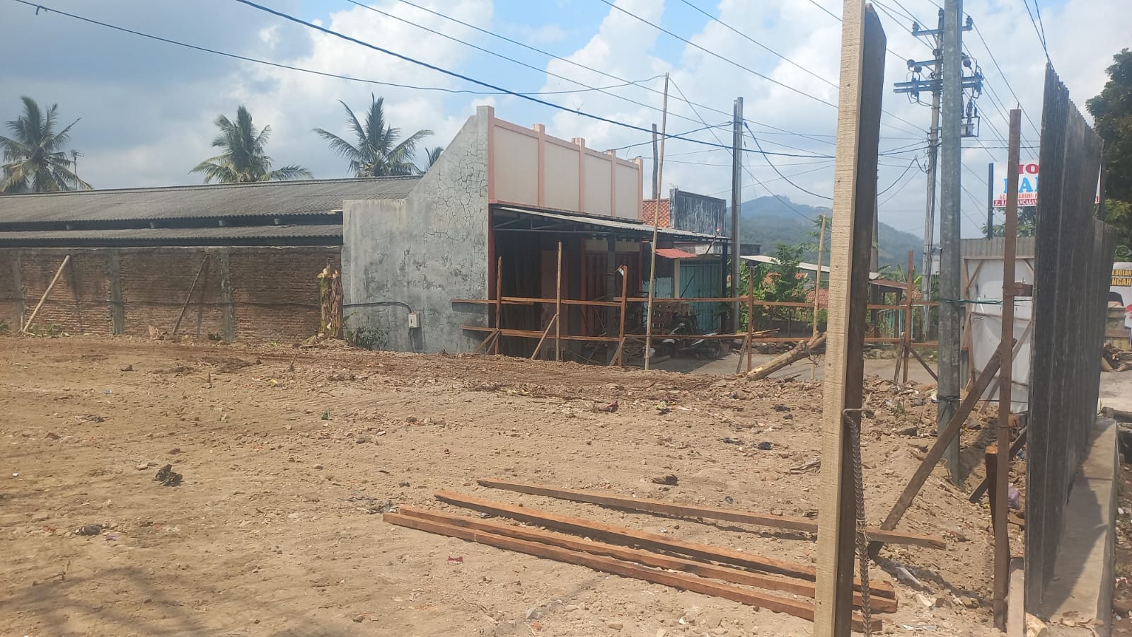 Disewakan Tanah Pekarangan Lebar 18 Mtr - Jalan Utama Ajibarang Wangon