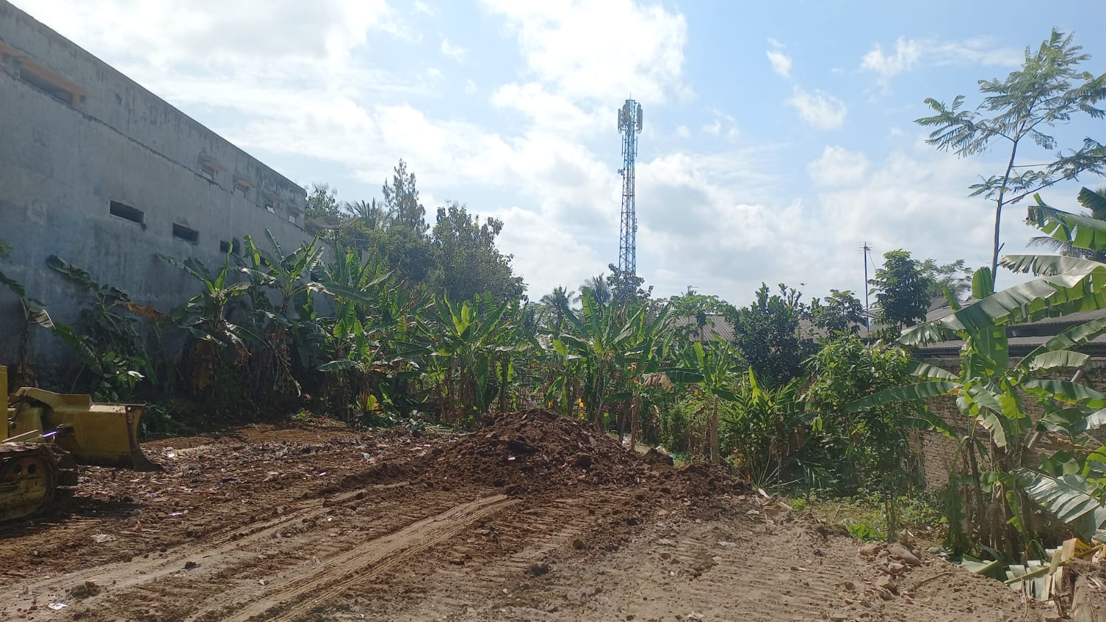 Disewakan Tanah Pekarangan Lebar 18 Mtr - Jalan Utama Ajibarang Wangon