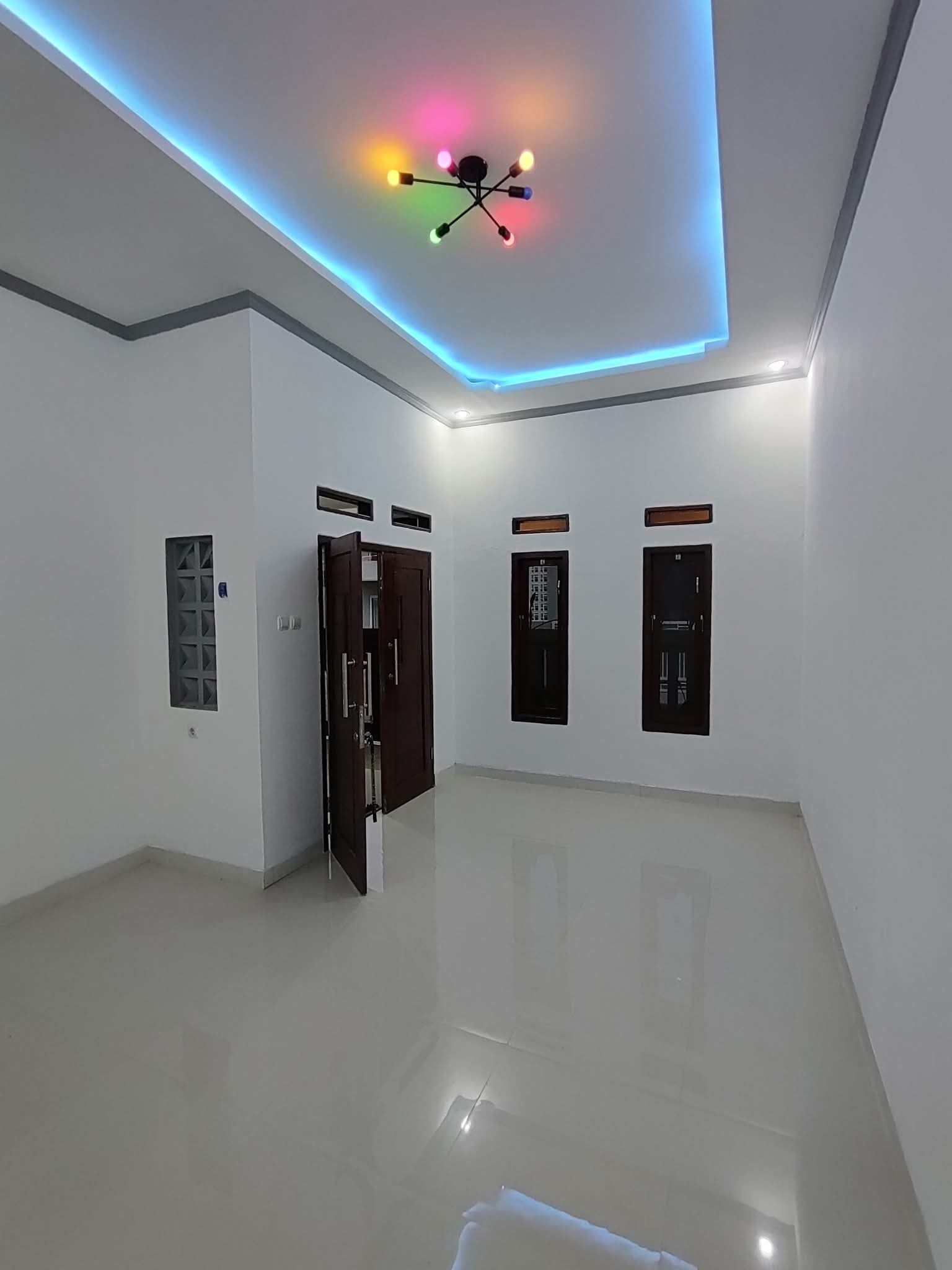 Rumah Cantik Bangunan Baru 8 Menit Ke Stasiun Purwokerto