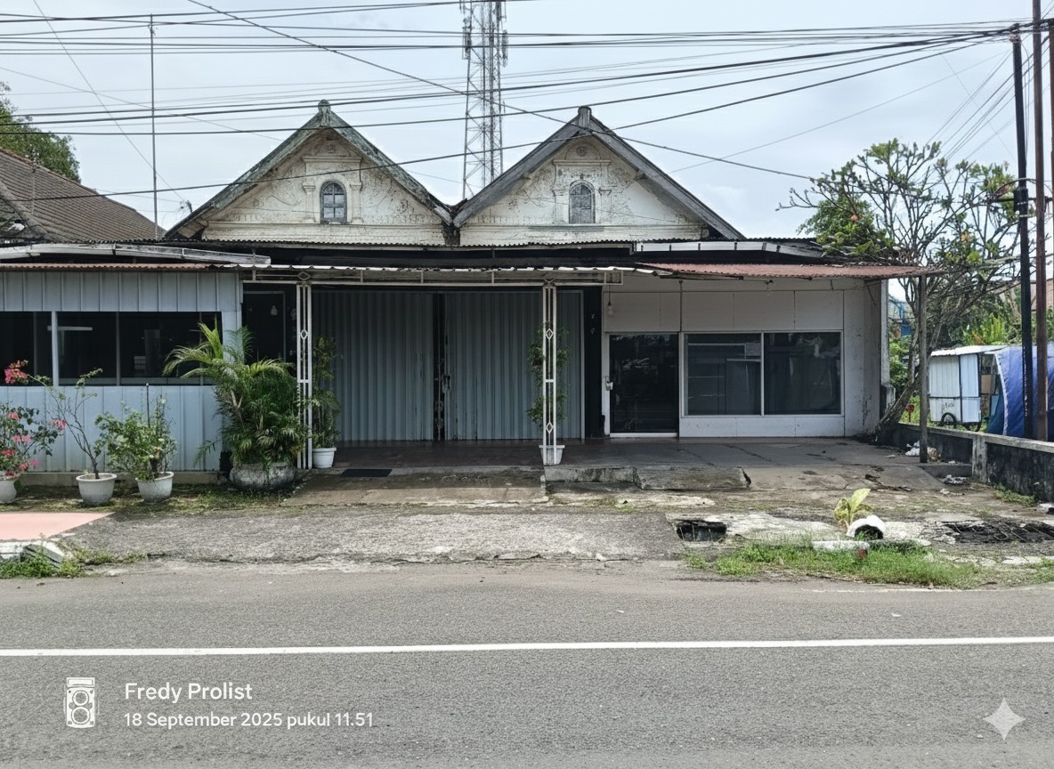 Dijual Tanah Bonus Rumah Lebar 27 Meter - 1 Menit ke Alun-Alun Cilacap