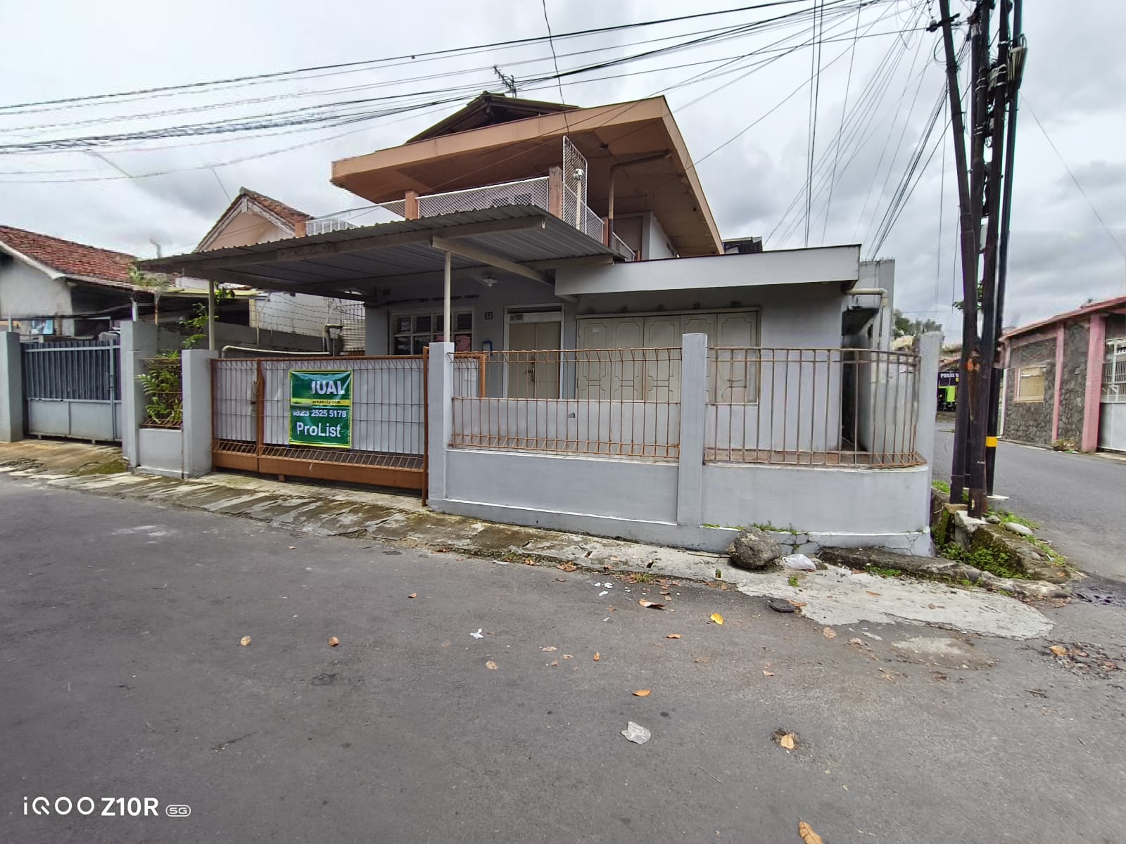 Rumah Hook Tengah kota Purwokerto Bonus AC