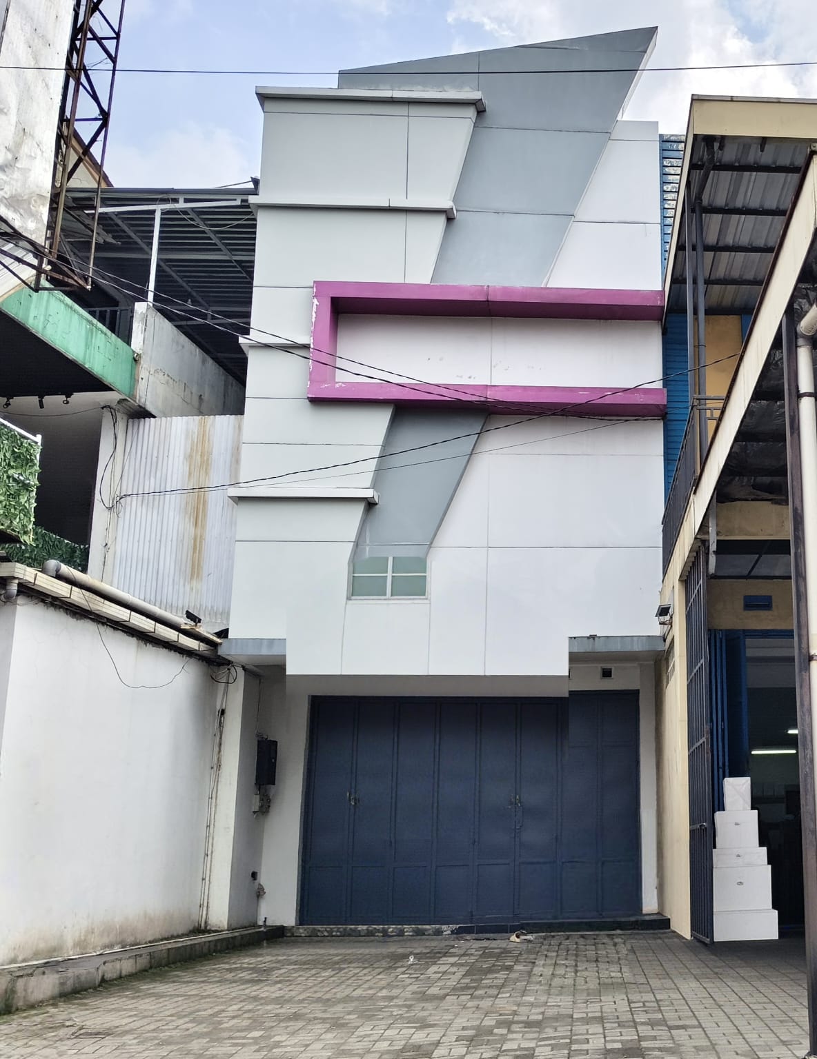 Disewakan Ruko Strategis Kawasan Ramai Tengah Kota