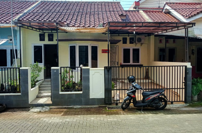 DIJUAL  RUMAH SIAP PAKAI DI PERUM PURI HIJAU