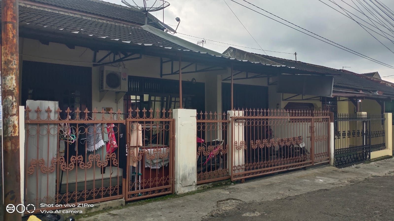 Rumah Nyaman 4 Menit Ke UNSUD - Bancar kembar