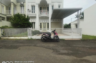 Rumah Mewah  2 Lantai  Harga Menarik UNSUD - Bancar Kembar