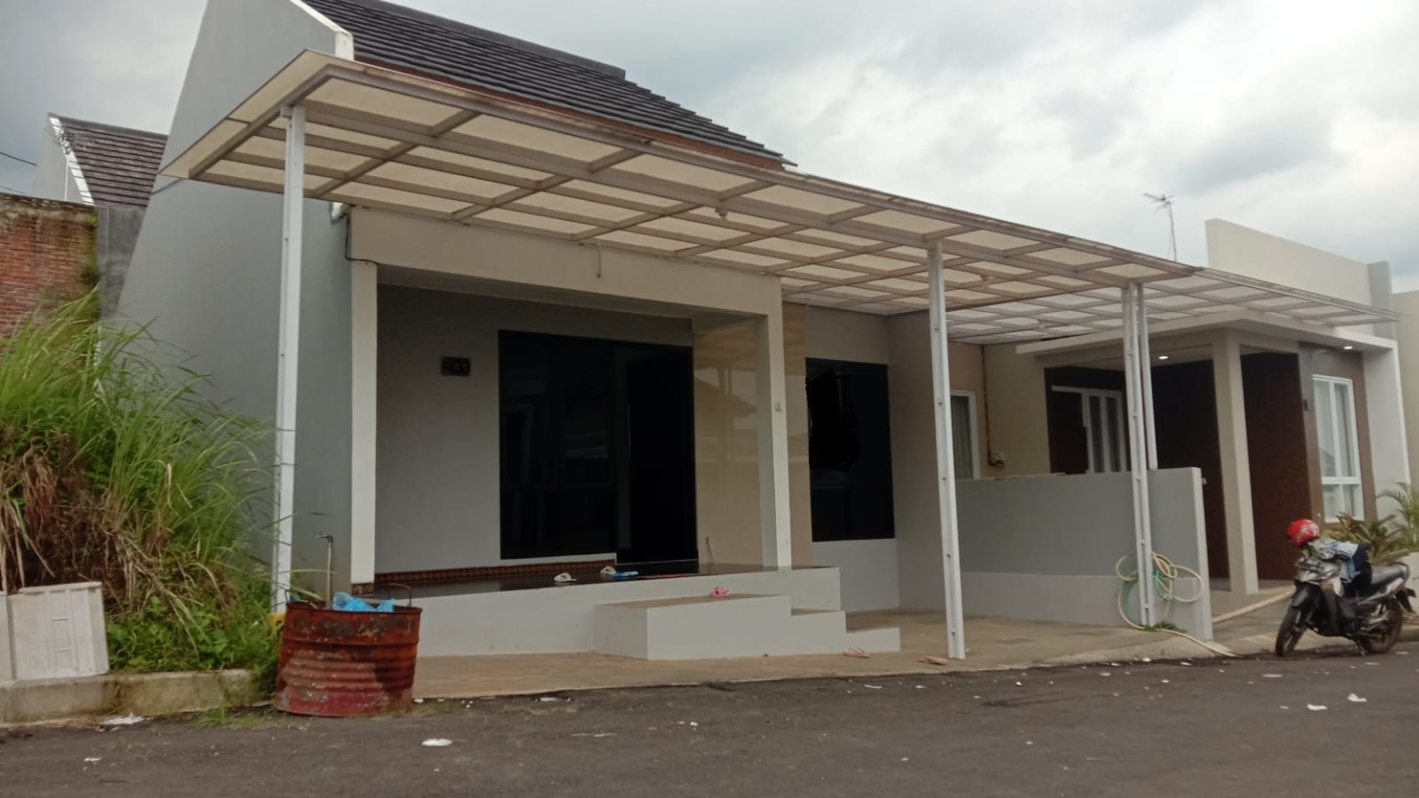 Dijual Rumah sangat Asri aman, nyaman dengan View Pemandangan yang segar - Gewok Kargin