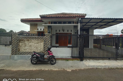 Dijual Rumah Bagus Suasana Asri - Kebanggan Sumbang