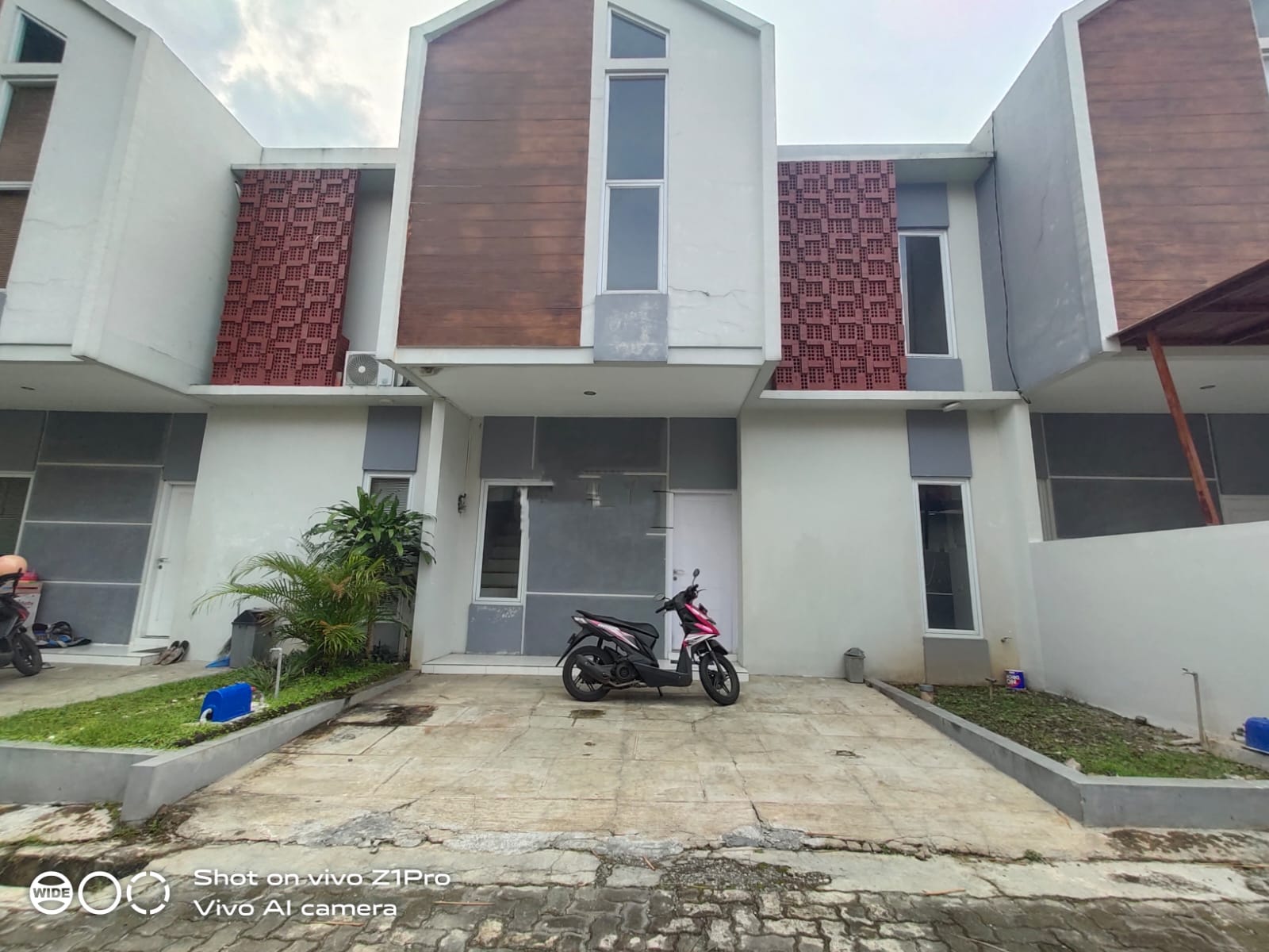 Dijual Rumah Minimalis 2 Lantai Dekat FK UNSUD-BERKOH