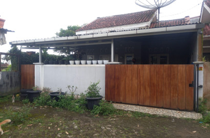 Dijual Rumah HunianPuri Karanggintung Hook (Ngantong) - Sumbang