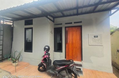 Rumah Cantik Harga Murah Selangkah Ke  Stasiun - Kober