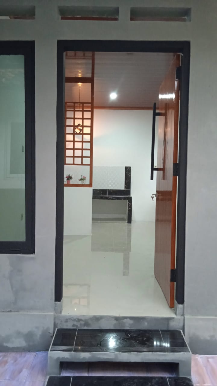 Rumah Cantik Harga Murah Selangkah Ke  Stasiun - Kober