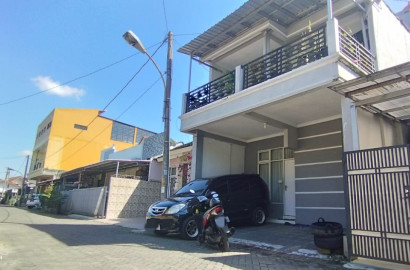 Dijual Rumah 2,5 Lantai 3 Kamar, Perum Pusat Kota Purwokerto - Graha Timur