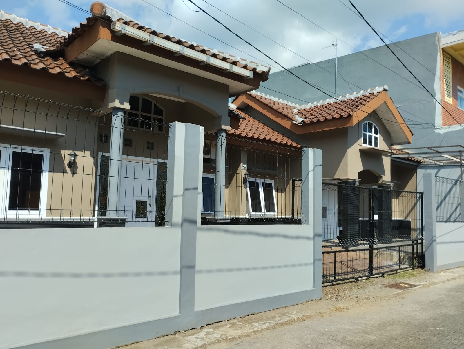 Dijual Rumah Hook 2 menit ke Andang Pangrenan (Taman Kota) - Puri Hijau